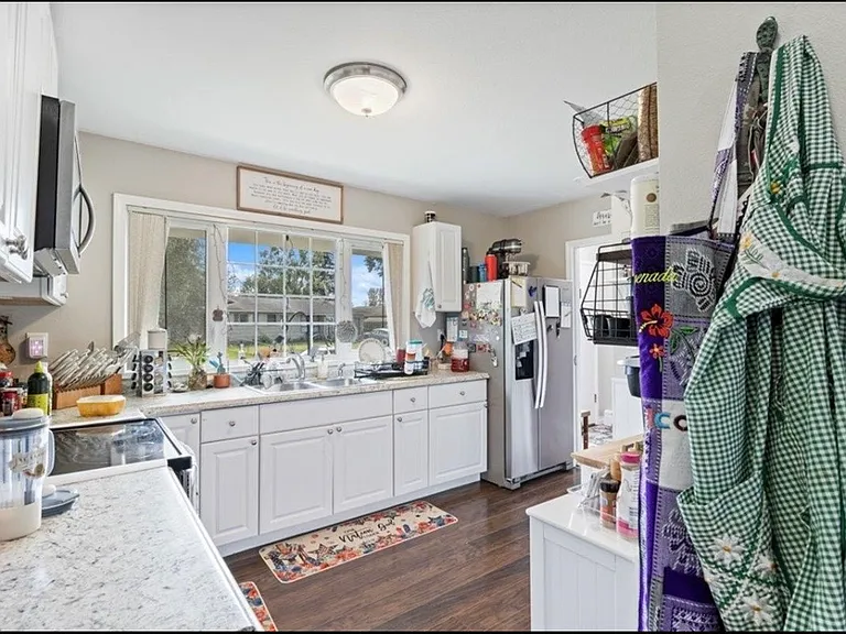 213 Bentley Dr — Photo 10