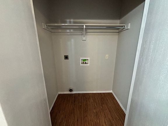 4th image of 3308 SW Victoria Pl #2