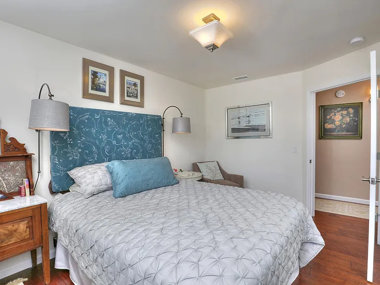 2063 Village Ln — Photo 15