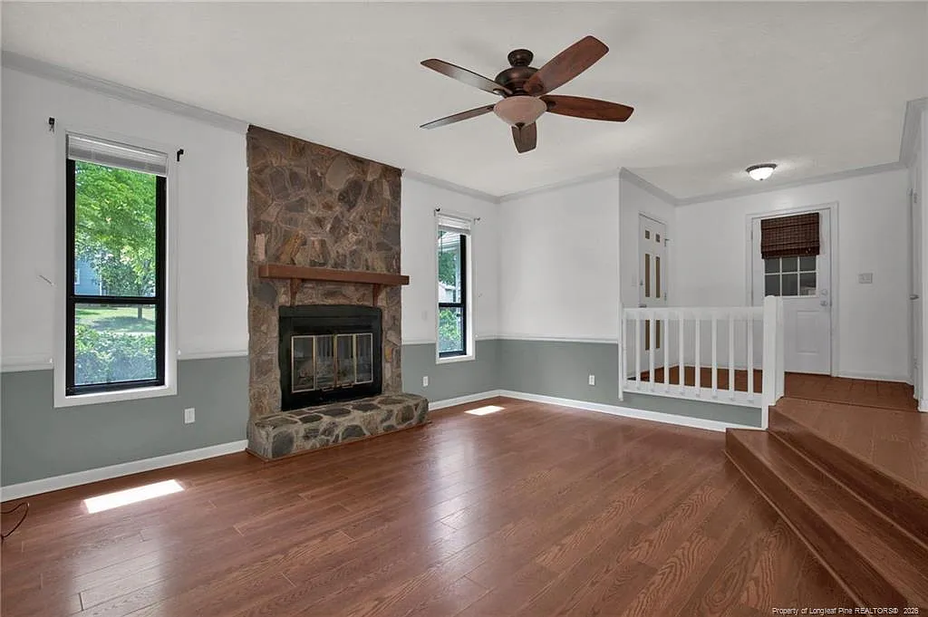 3 bed, 2.0 bath, 1244 sqft, $1,300 — Photo 3