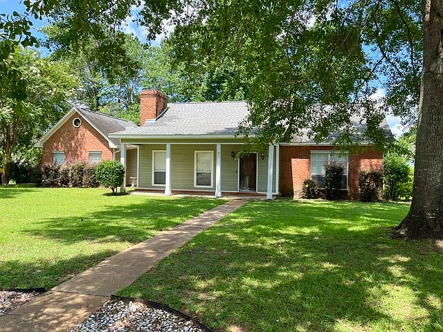 102 Foxworth Ct