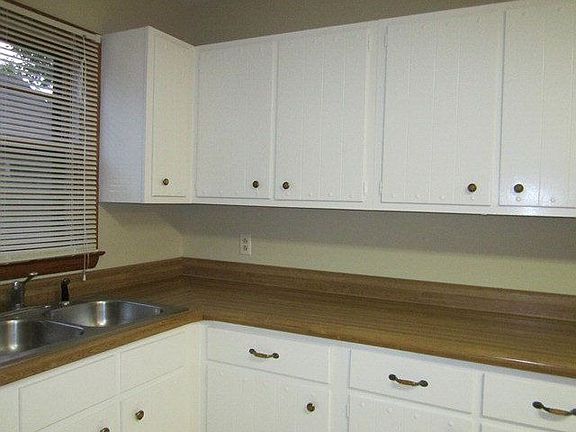 2nd image of 2220 Venetian Way