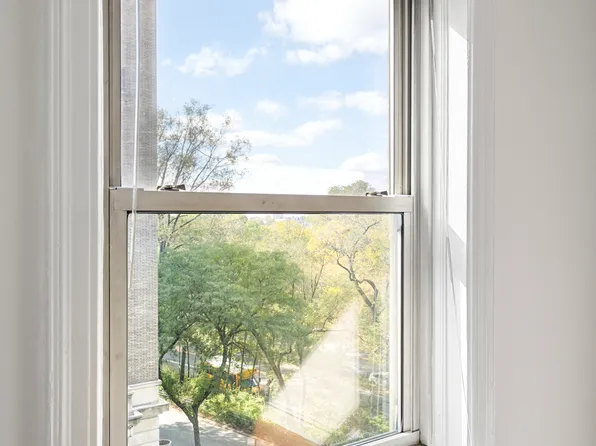 390 Riverside Drive image 5 of 13