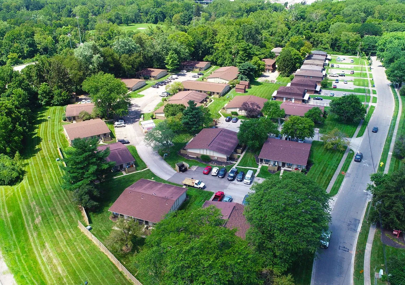 Pine Grove Apartments — Photo 1