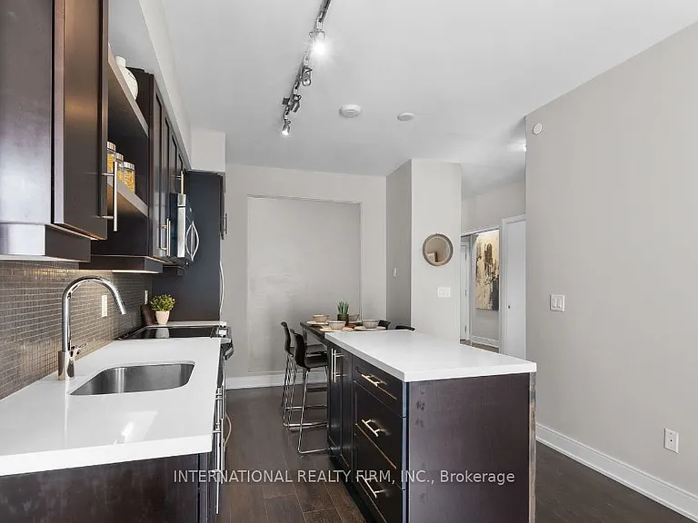 525 Adelaide St W #LPH35 — Photo 7