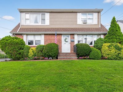 32 Roosevelt Court, Westbury, NY, 11590