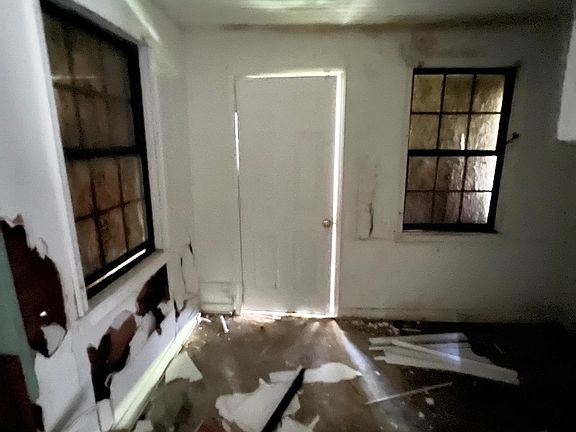 5th image of 3029 Sunrise St