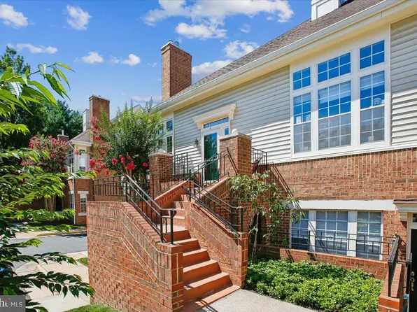 7023 Haycock Rd, Falls Church, VA 22043