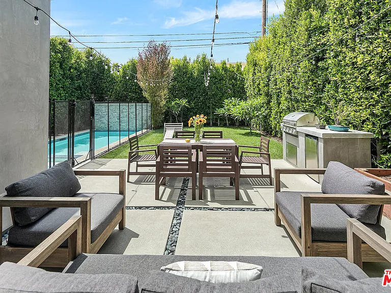 1037 Palms Blvd — Photo 41