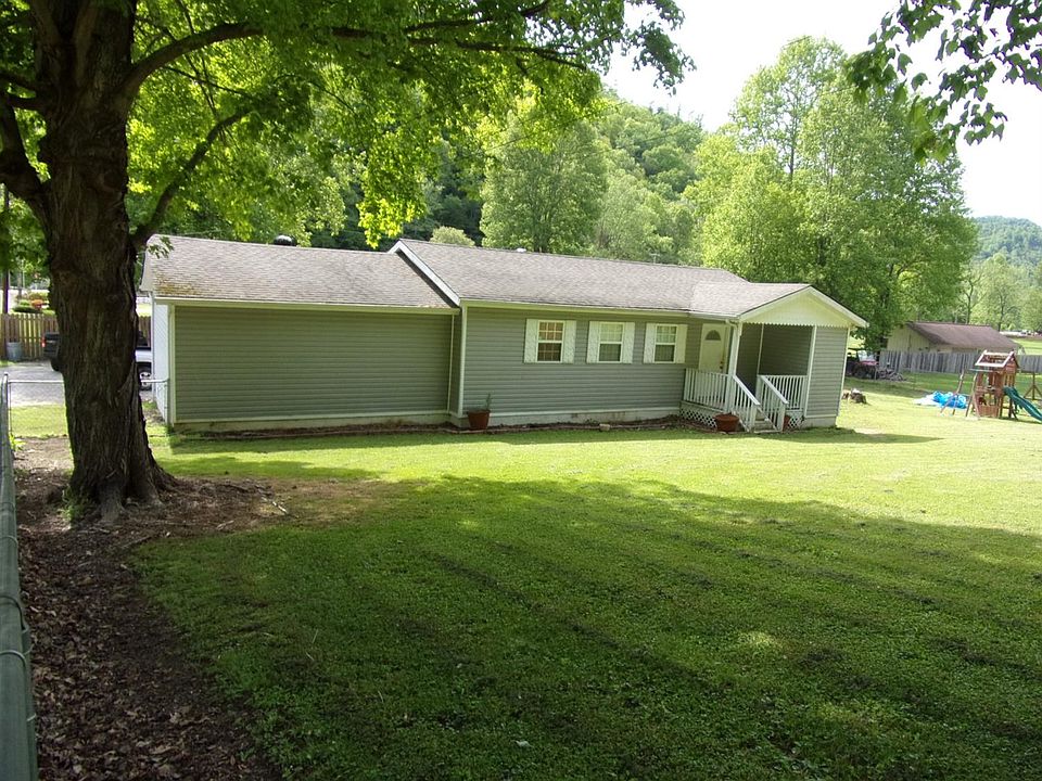 1st image of 28 Bargo Ln