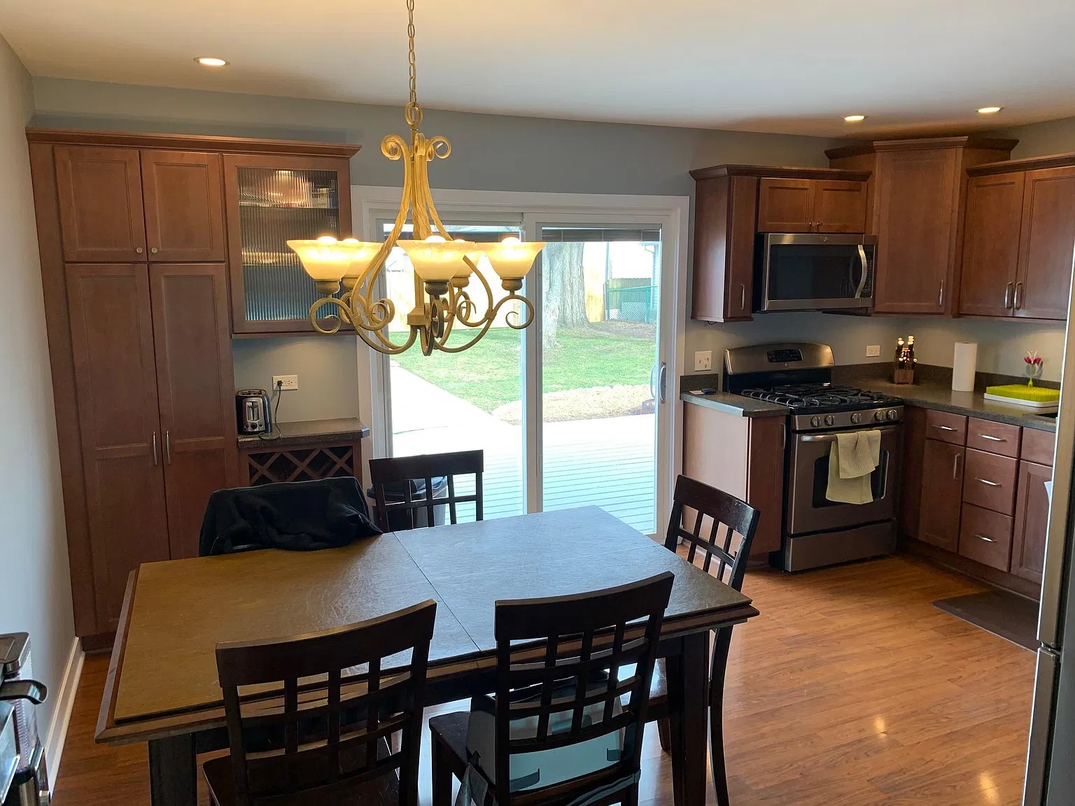 3 bed, 1.5 bath, 1254 sqft, $2,400 — Photo 4