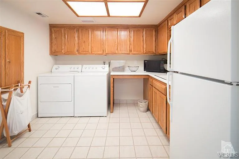 4025 Ocean Dr — Photo 14
