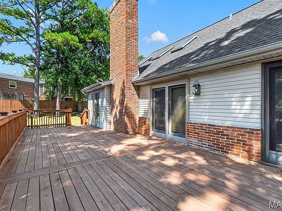 5th image of 804 Dutch Mill Dr