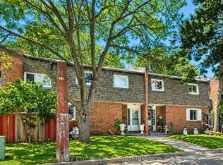 105 Dovedale Dr #2, Whitby, ON L1N1Z7