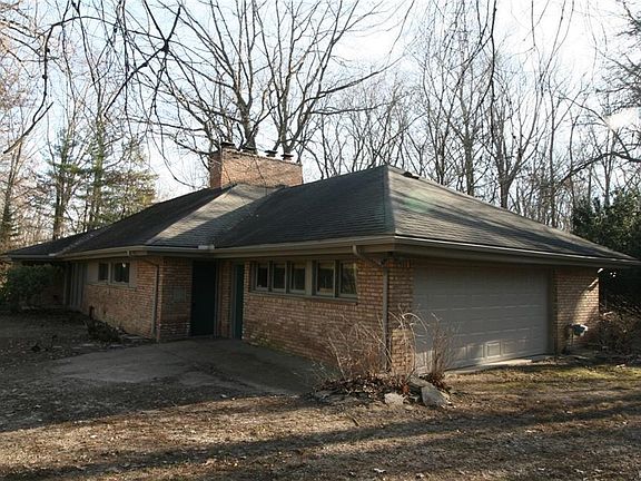 5th image of 4051 Parkwood Ct