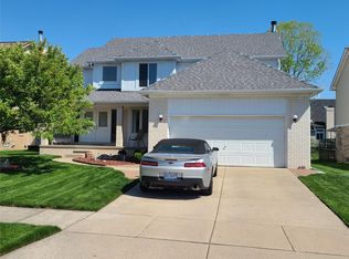 2613 Marcus Dr, Troy, MI