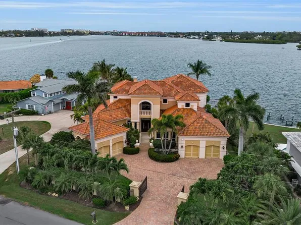 1541 Caribbean Dr, Sarasota, FL 34231