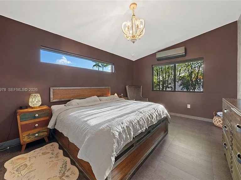 4315 SW 97th Ct — Photo 3