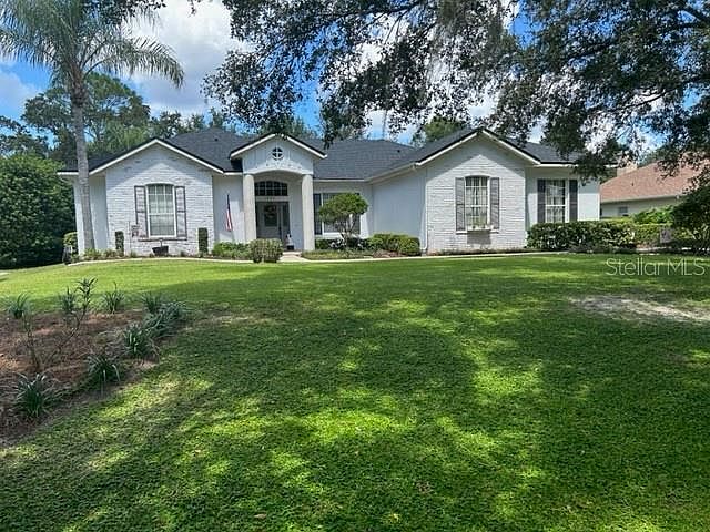 1825 Sir Lancelot Cir