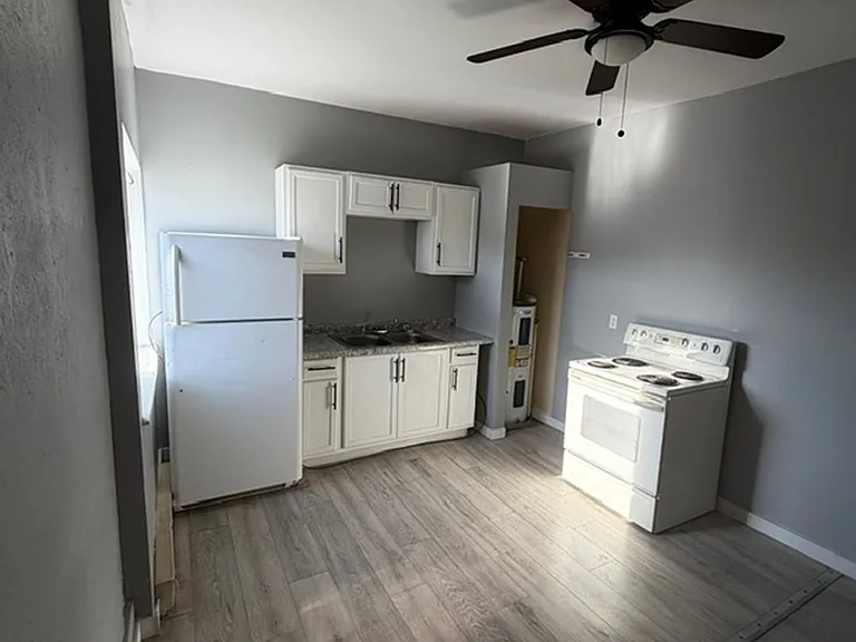 9722 Lorain Ave — Photo 1