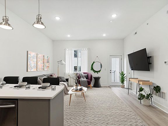 3rd image of 1505 N Stillman St #4