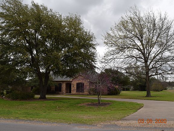 Front Yard/ Circle Drive