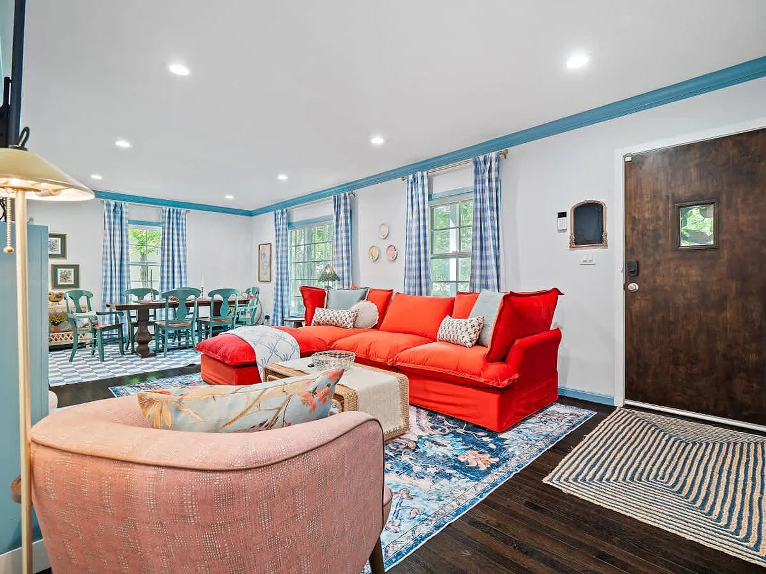 3 bed, 1.0 bath, 1291 sqft, $4,383 — Photo 3