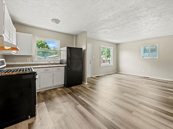 5th image of 2119 White Ave