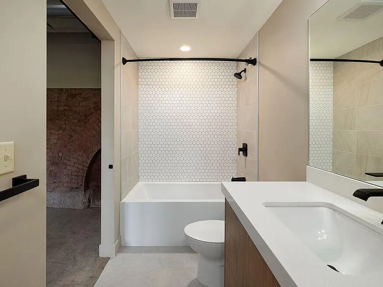 Salt Lake Costume Apartments — Photo 20