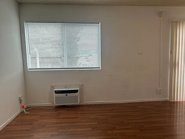 1762 Tamarind Ave #301 — Photo 7