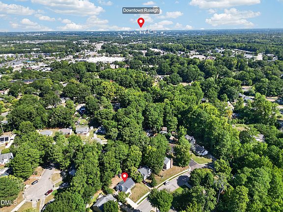 3rd image of 208 Crosspine Dr
