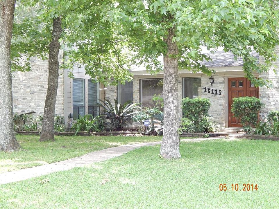 Front of home with great curb appeal