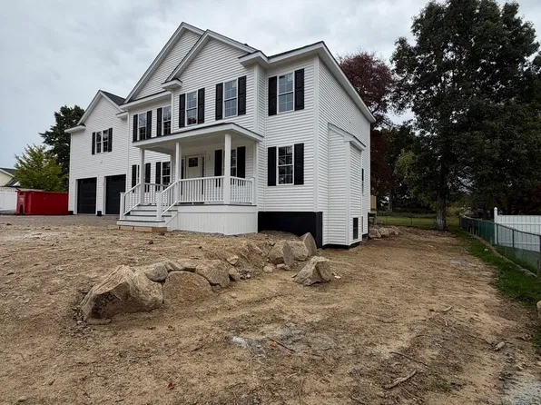 8 Morses Ln, Acushnet, MA 02743
