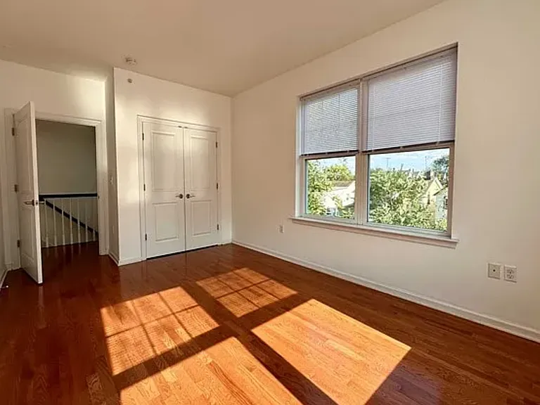 24 Bland Ct #11 — Photo 12