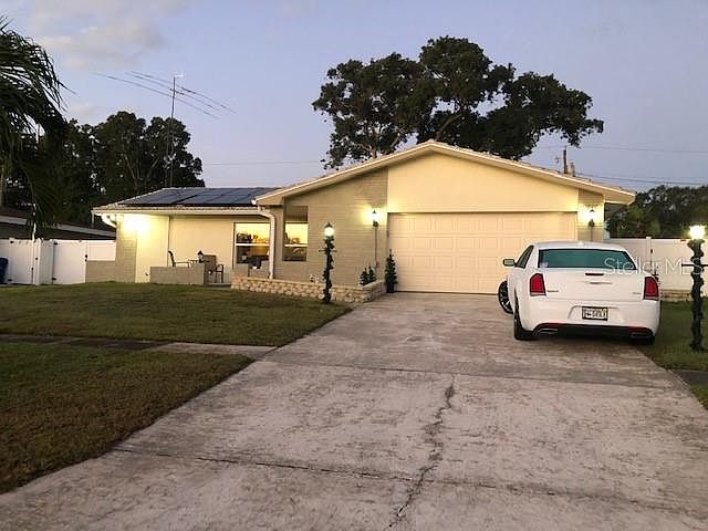 1st image of 8934 Lynwood Dr