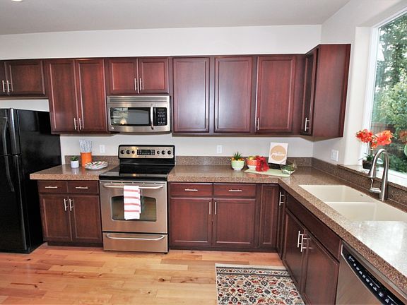 3rd image of 4845 Bend Dr NE