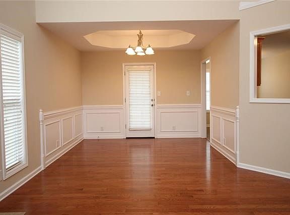 3rd image of 416 River Heights Dr