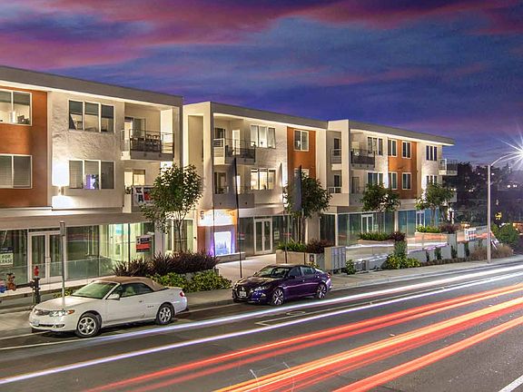 2nd image of 3909 Voltaire St #209