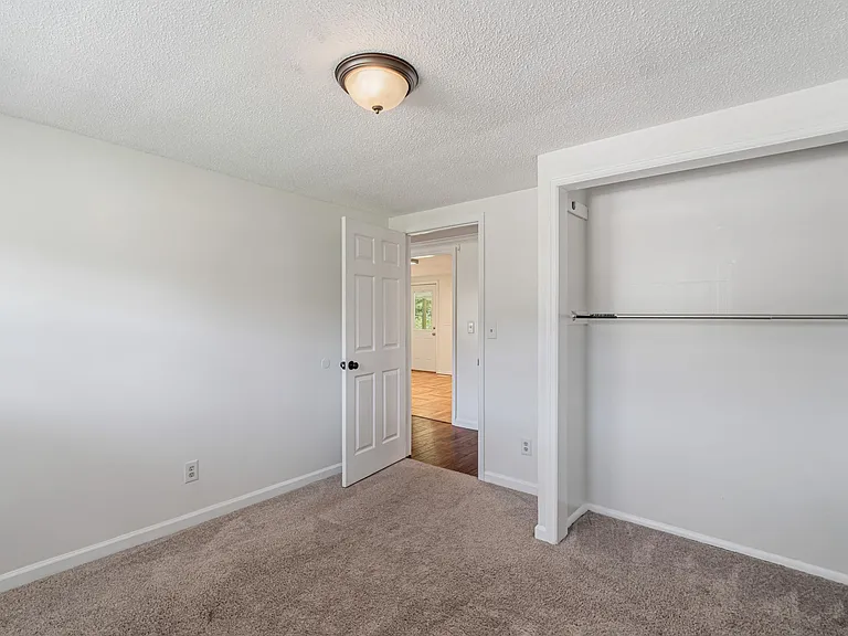 1229 Everett Rd — Photo 17