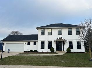 991 Summer Creek Rd, Oconomowoc, WI 53066