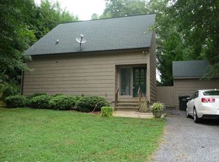 405 19th Avenue Ct NE, Hickory, NC 28601