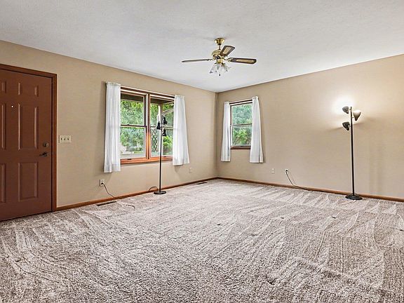 3rd image of 62777 Planeville Ave