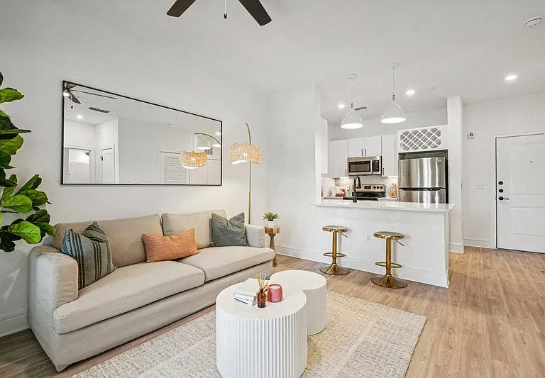 Tropia Luxury Apartments — Photo 42
