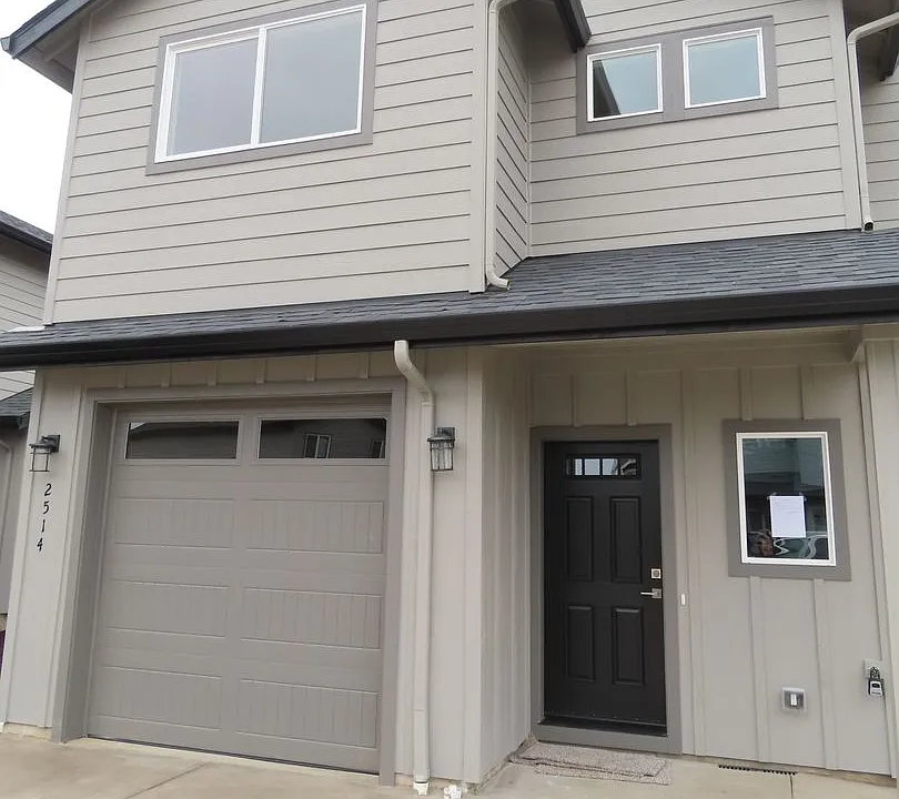 2514 Justine Ln
