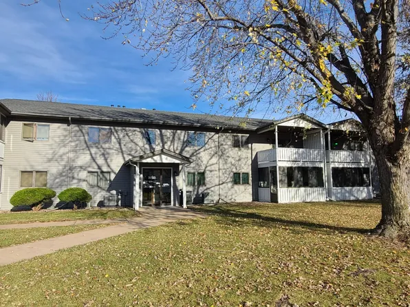 3125 Village Trl APT 214, Hastings, MN 55033