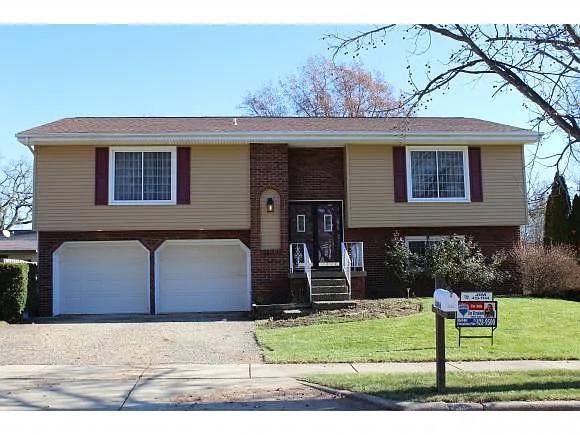 4486 Lawson Dr photo 1