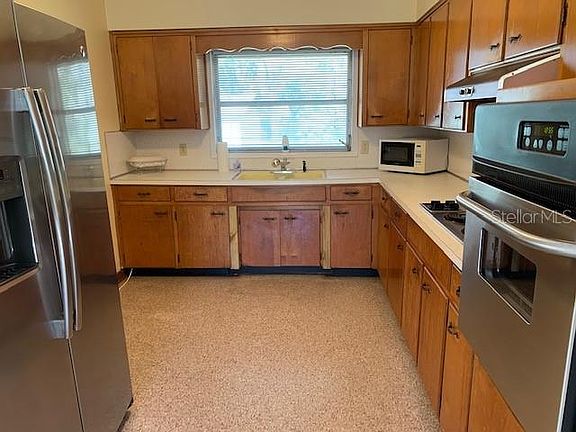 5th image of 2701 W 10th St