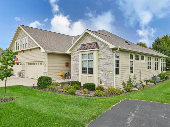 918 Foxland PLACE #30, West Bend, WI 53095
