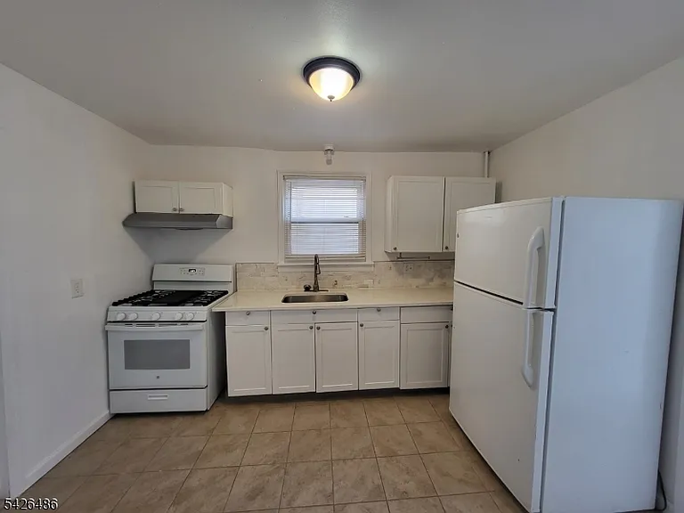 111 Pine St — Photo 2
