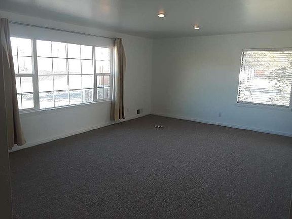 4th image of 1304 N Orchard Ave
